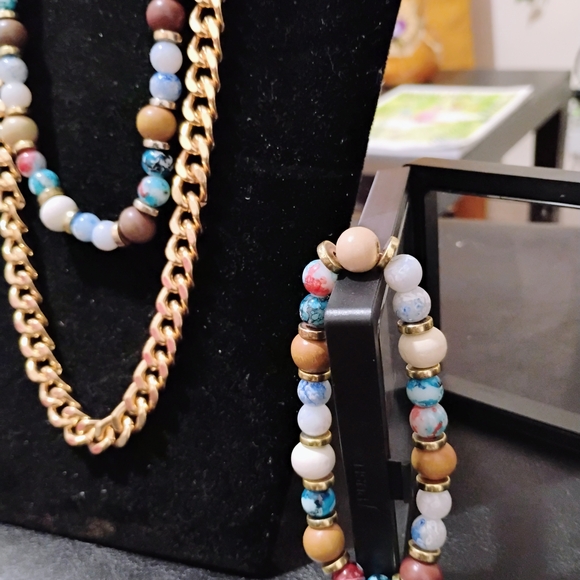 Elegant Multicolor Beaded Necklace and Bracelet Set - Picture 2 of 2